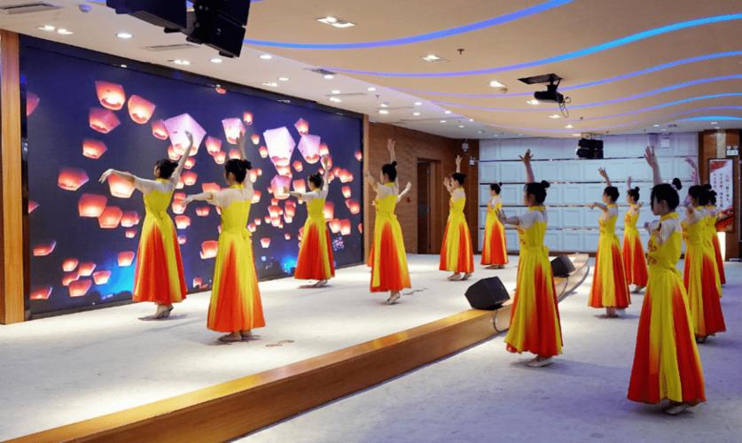 娱乐圈年底颁奖晚会_娱乐圈年度颁奖盛典_年度盛典暨颁奖典礼