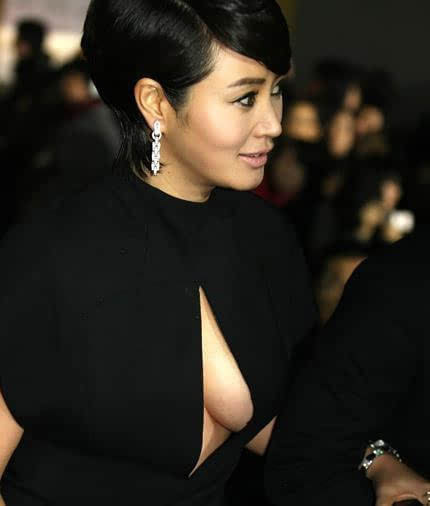 韩国女明星爆乳抢镜_韩国女明星韩剧_金惠秀性感演技
