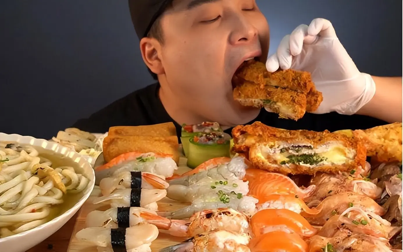 网红黑暗料理下架,_吃播网红猝死案例_吃播健康风险